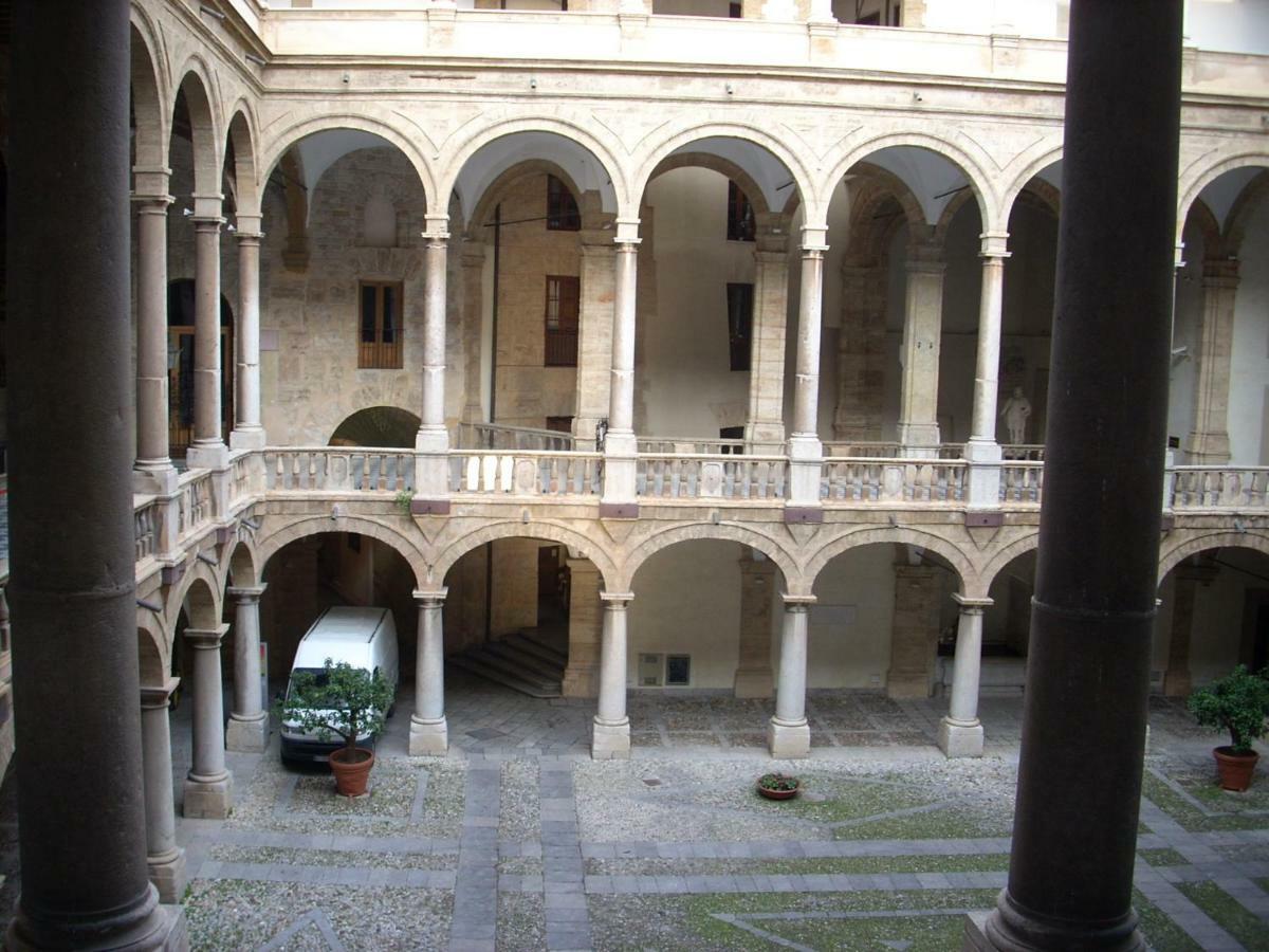 Casa Clo Alla Cattedrale Палермо Екстериор снимка